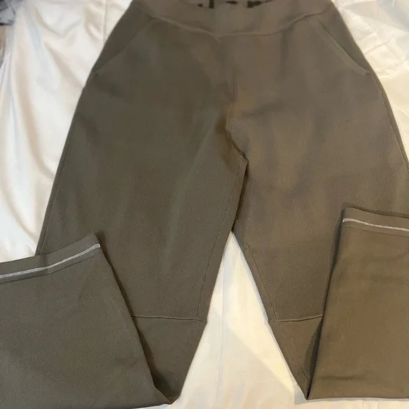 Lululemon Relaxed Pants Fit HR Knit Crop 24” Nomad Size : XS - Picture 7 of 16